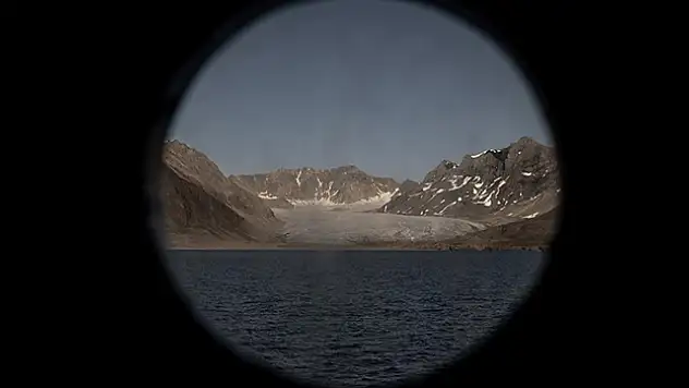 Bilim insanlarının Kuzey Kutbu'na açılan pencereleri lumbuzlar oldu