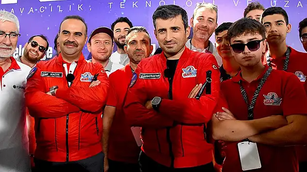 Sanayi ve Teknoloji Bakanı Kacır: Gökyüzüne Türk'ün imzasını atmaya devam edeceğiz