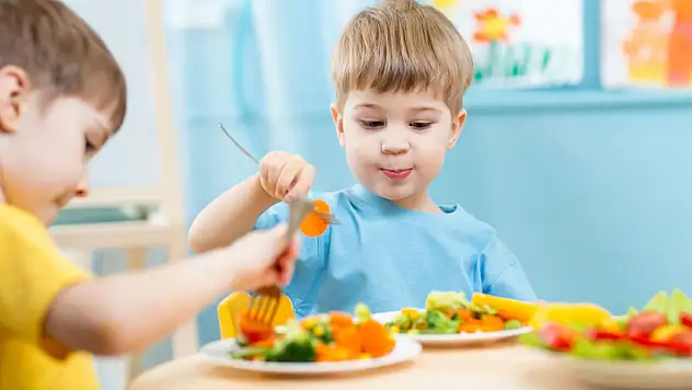 Yaş aralığına göre çocuklar için beslenme önerileri