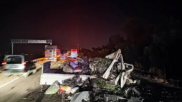 Amasya'da kamyonet ile otobüsün çarpışması sonucu 2 kişi yaralandı