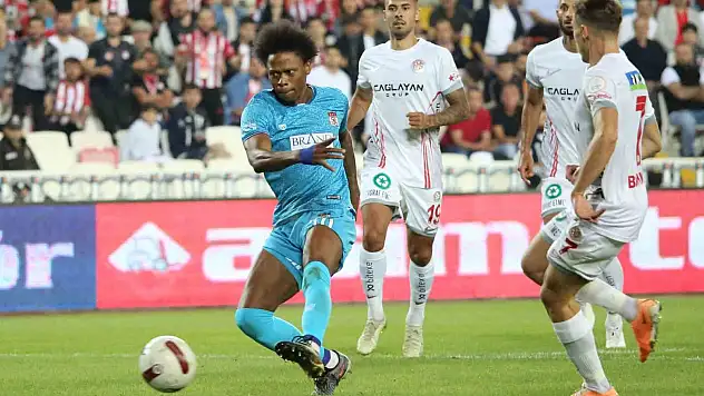 Trendyol Süper Lig: EY Sivasspor: 1 - Antalyaspor: 1 (Maç sonucu)