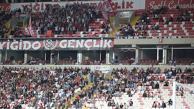 Sivassporlu taraftarlar Antalyaspor maçına ilgi göstermedi