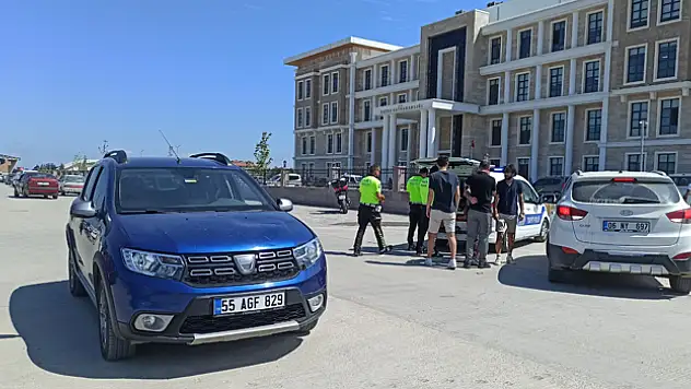 Otomobil yayaya çarptı: 1 yaralı