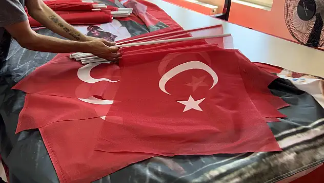 Bayrakçılarda 30 Ağustos mesaisi