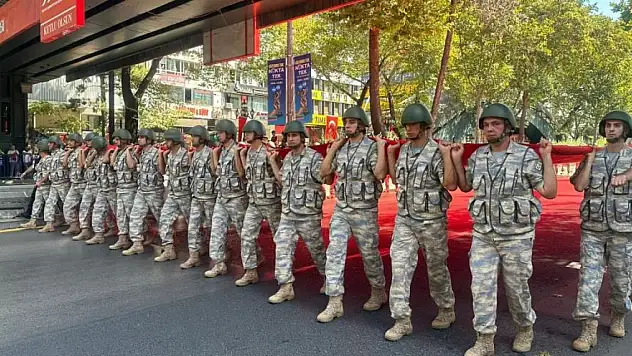 Başkentte 30 Ağustos Zafer Bayramı yürüyüşü