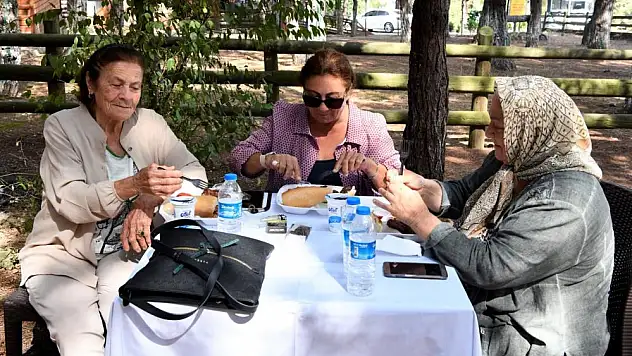 Yıllar sonra piknik yaptılar