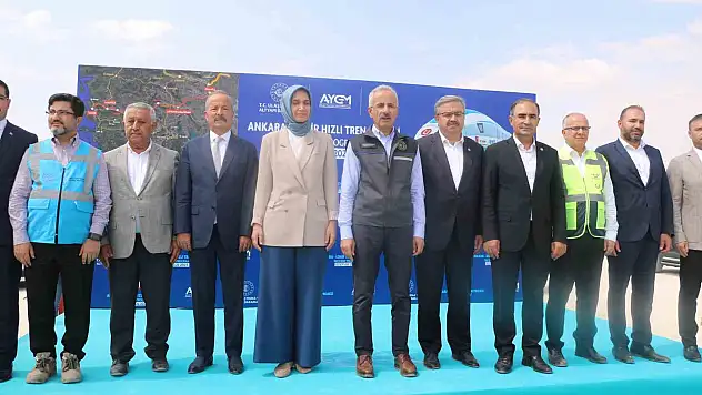 Bakan Uraloğlu, Ankara-İzmir Hızlı Tren Hattı projesinin bitirilme tarihini açıkladı: