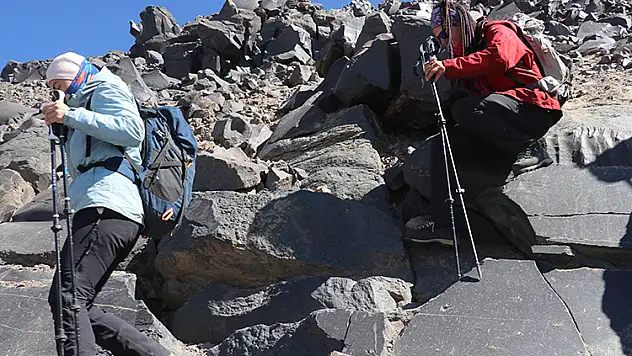 Zirvesi buzullarla kaplı Ağrı Dağı dünyanın farklı ülkelerinden dağcıları ağırlıyor