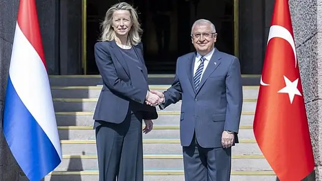 Milli Savunma Bakanı Güler, Hollandalı mevkidaşı Ollongren ile görüştü