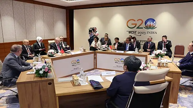 Cumhurbaşkanı Erdoğan: 2 milyar insanın en mukaddes değerlerine saldırılmasına izin verilmesi asla kabul edilemez