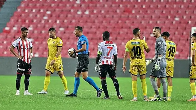 Samsunspor-İstanbulspor maçı 8 Kasım'da kaldığı yerden devam edecek