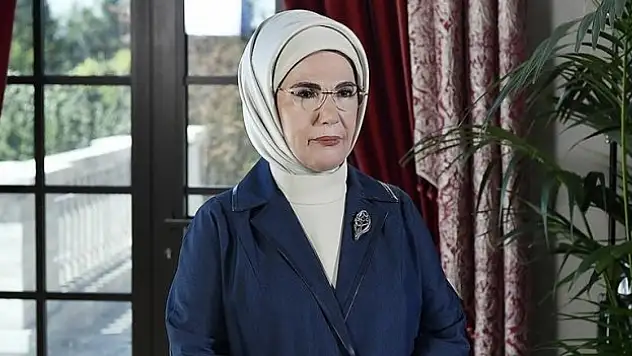 Emine Erdoğan'dan sel felaketi yaşanan Libya'ya 'geçmiş olsun' mesajı