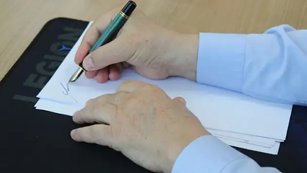 'İmza' deyip geçmeyin, alelacele karaladığınız kağıt hayatınızı karartabilir