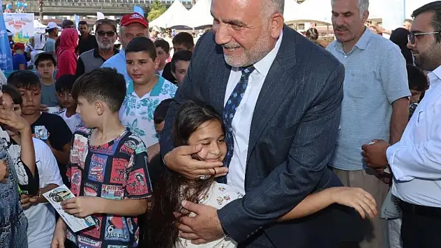 Sandıkçı: 'Gençlerimiz için yeni projeler üretiyoruz'