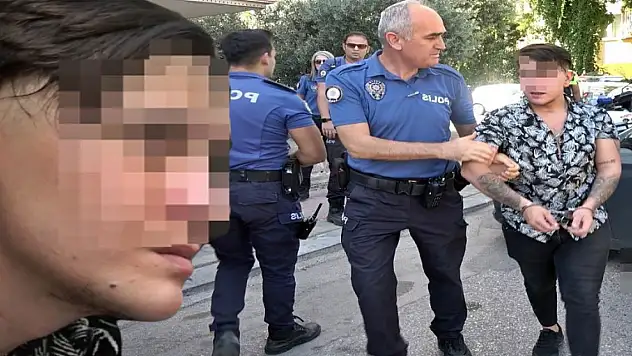 Alkollü aday sürücü ortalığı birbirine kattı, kaldırıma çarpınca yakalandı