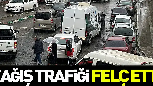 Sağanak Yağış Trafiği Felç Etti