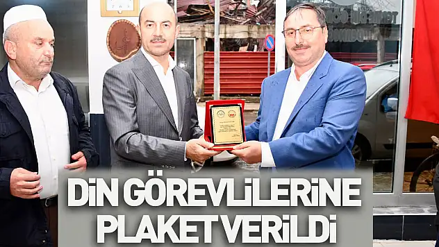 Terme'de emekliye ayrılan din görevlilerine plaket verildi