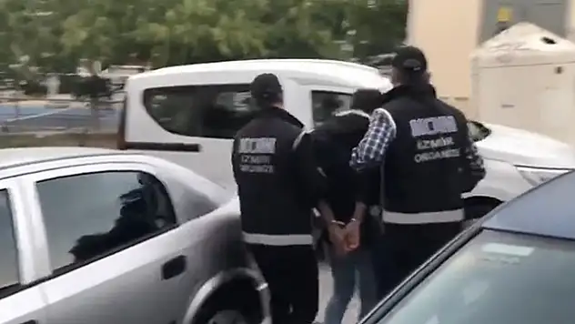 'Kahramanlar Operasyonu' kapsamında arama kaydı bulunan 2 bin 554 kişi yakalandı