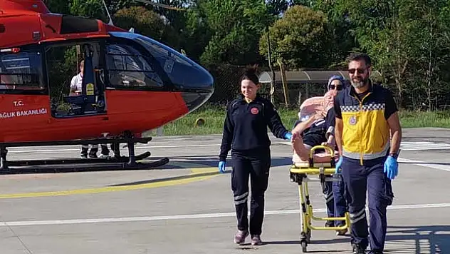 Kalp krizi geçiren yaşlı adamın yardımına ambulans helikopter yetişti