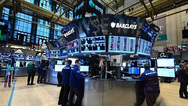 Küresel piyasalar, merkez bankası yetkililerinin güvercin mesajlarıyla pozitif seyrediyor