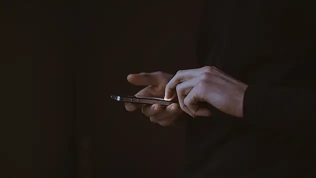 CEP TELEFONLARI KORUMA ALTINA ALINDI!