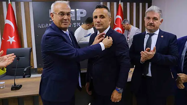 istifa edenler törenle MHP'ye katıldı