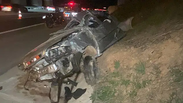 Otomobil, aileden 3 kişinin sonu oldu