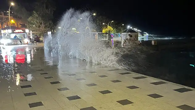 Sinop'ta fırtına ve sağanak yağmur uyarısı