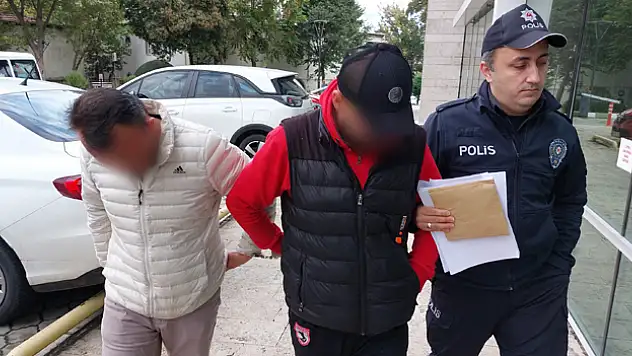 İnşaat deposundan hırsızlık yaptı