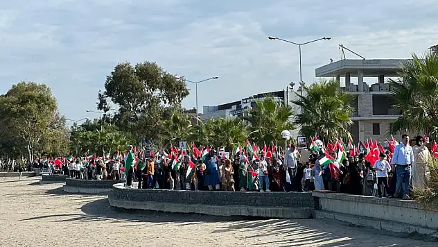 Yüzlerce kişi Filistin'e destek için yürüdü