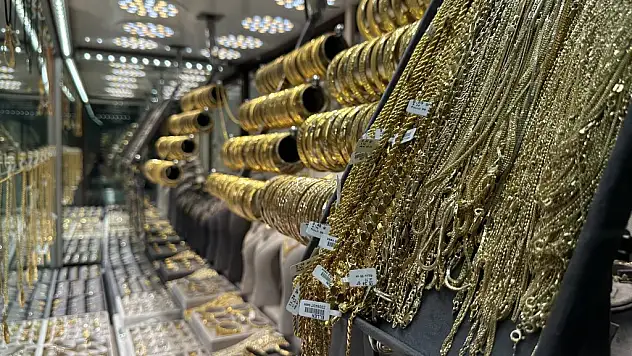 Savaş Altın Fiyatlarıyla Oynadı