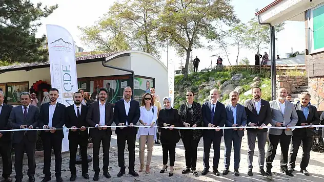 Kızıl Elma Yaşam Merkezi'nin açıldı