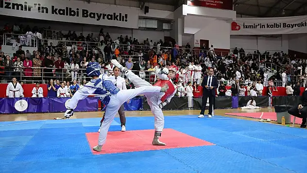 Bayraklı belediyesi 100. yılı sporla kutluyor