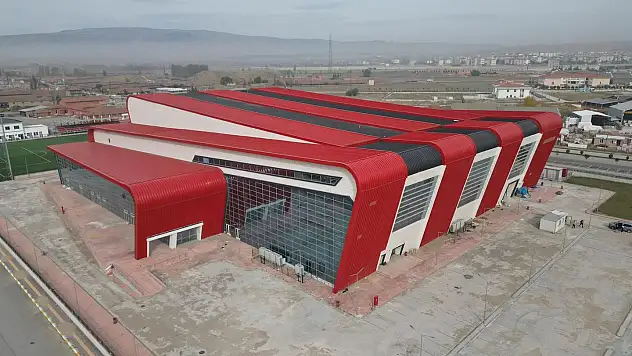 Çorum'da yapımı devam eden yeni spor salonu tamamlandı