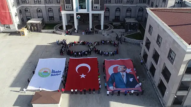 100.Yıla Özel Belediye Çalışanlarından Kareografi