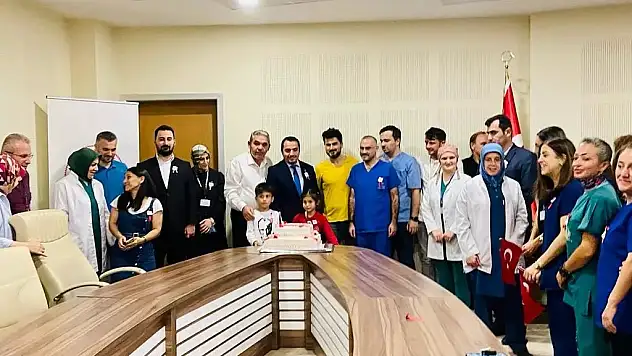 Terme'de sağlık çalışanlarından Cumhuriyet'in 100. yıl etkinliği