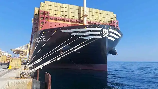 Gemiye 'Türkiye' adı verildi