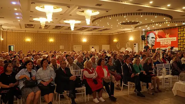 Tarihçi Yazar Sinan Meydan'la Cumhuriyet tarihine yolculuk