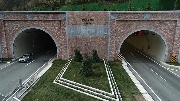 6 ayda 1 milyon 986 araç geçti