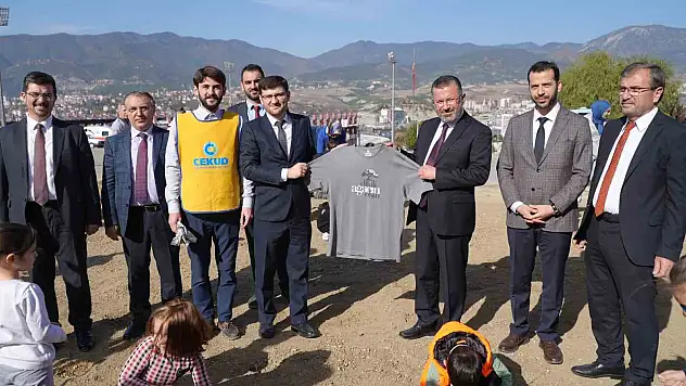 Depremzede İzciler Toprakla Buluştu