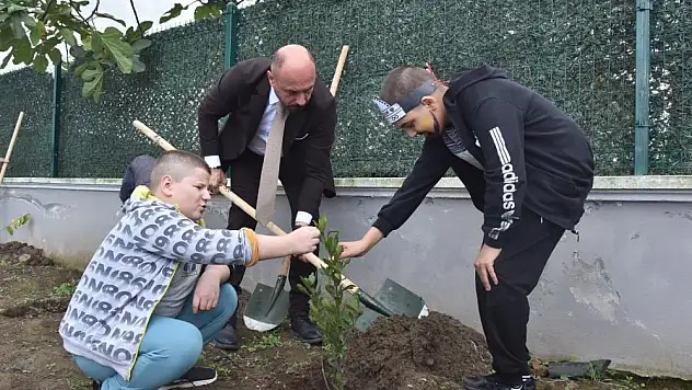 'Fidanlarımızla birlikte geleceğe nefes olalım'
