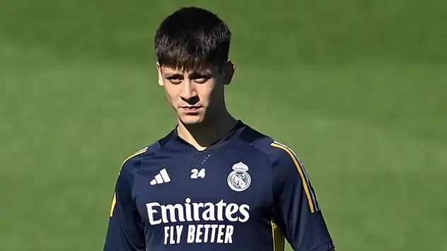 Kulüp, Doktorun İşine Son Verdi