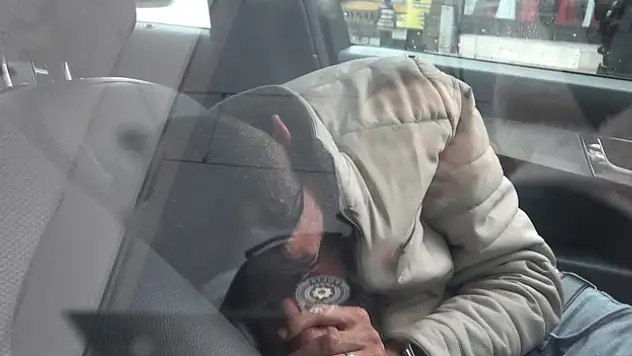 Aracının Direksiyonunda Sızıp Kaldı