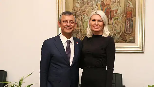 Subaşı İle Özgür Özel Bira Araya Geldi