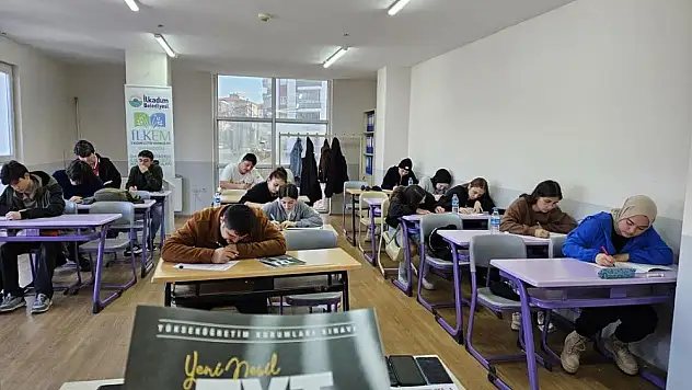 'Gençler bizim her şeyimiz'