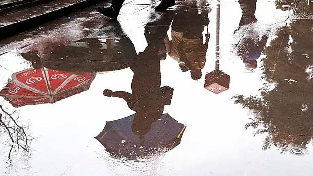 Yağışlı havanın etkisine giren yurtta sıcaklıklar 6-10 derece düşecek