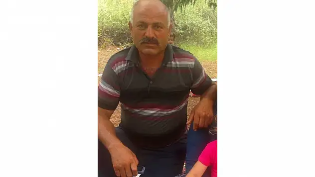 Devrilen traktörün sürücüsü hayatını kaybetti