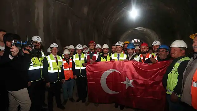 Şahinbey'de 100. Yıl Tünellerinde ilk ışık bakanlarla birlikte görüldü