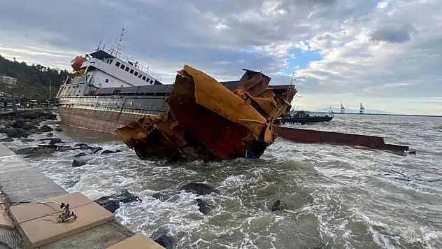 Kuru yük gemisi battı!