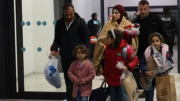 Gazze'den tahliye edilen vatandaşlar  geldi